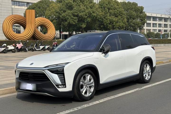 蔚来 ES8 415KM 六座版
