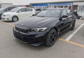 宝马i3 2024款 eDrive 40 L 曜夜套装