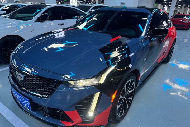 凯迪拉克 CT5 28T 豪华型