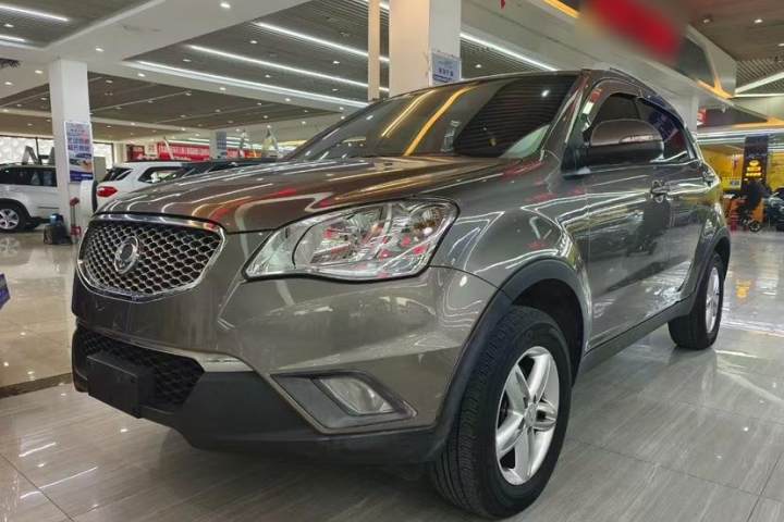 双龙 柯兰多 2.0L 汽油两驱自动精英版