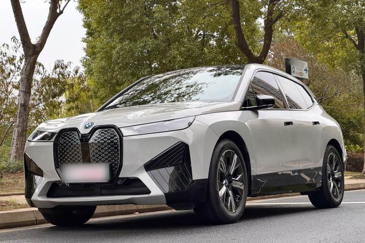 宝马 iX xDrive40