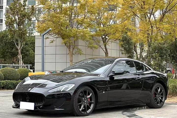 玛莎拉蒂 GranTurismo 4.7L Sport Automatic