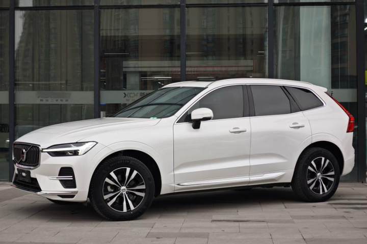 沃尔沃 XC60 B5 四驱智逸豪华版