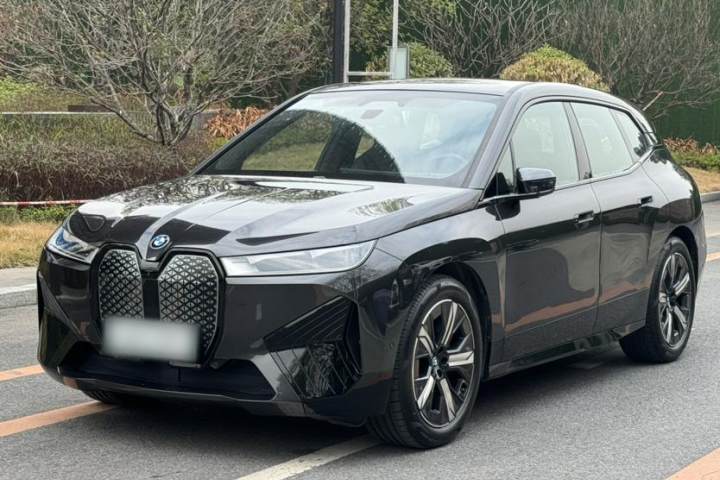 宝马 iX xDrive40
