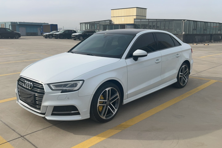 奥迪 A3 30周年年型 Limousine 35 TFSI 运动型