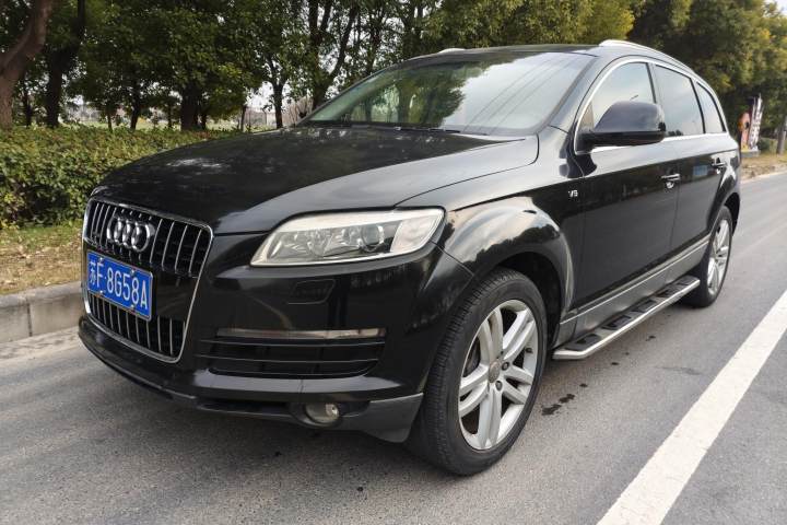 奥迪 Q7 4.2 FSI quattro 豪华型