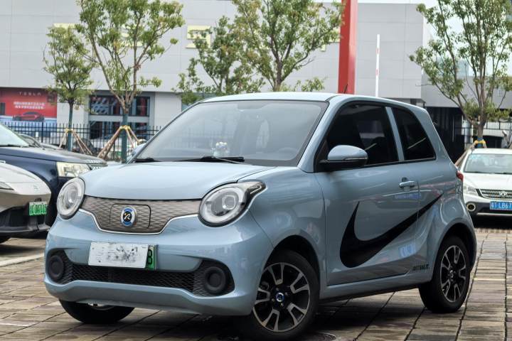华晨新日 i03 318km 31.45kWh