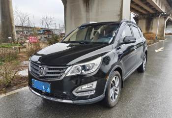 宝骏 560 2015款 1.8L 手动豪华型