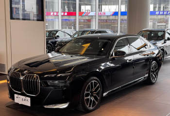 宝马 7系 2023款 735Li M运动套装