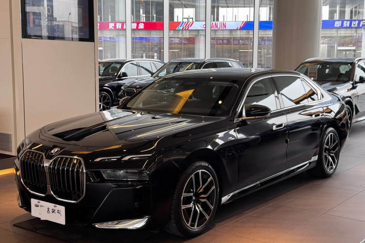 宝马 7系 2023款 735Li M运动套装