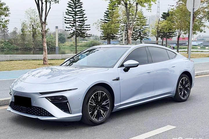 哪吒汽车 哪吒S 增程版 1160km 后驱小版