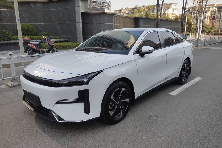 吉利银河 银河L6 125km MAX