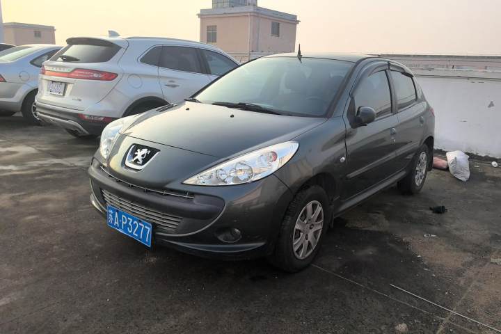 标致 207 三厢 1.4L 手动品乐版