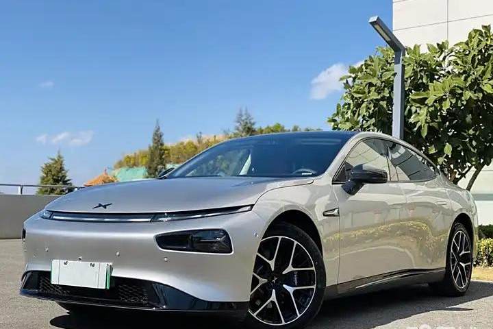 小鹏 P7 P7i 610 Max 性能版