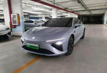 哪吒汽车 哪吒S 2022款 增程版 1160km 后驱中版