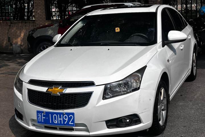雪佛兰 科鲁兹 1.8L SE AT
