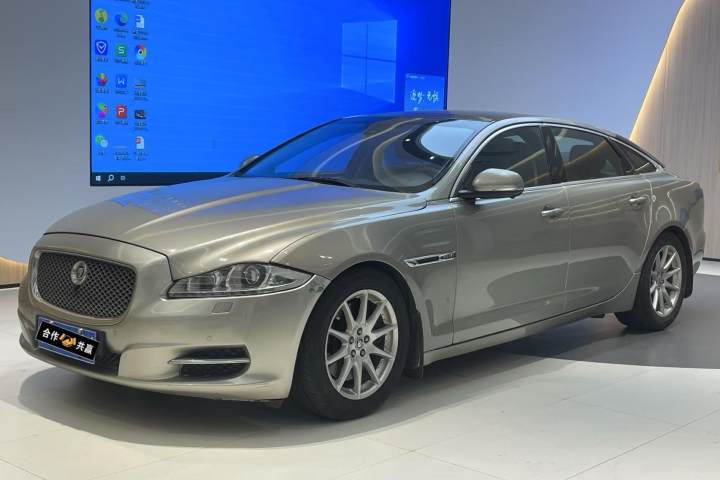 捷豹 XJ XJL 3.0 全景商务版