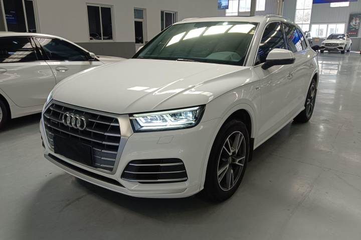奥迪 Q5L 改款 40 TFSI 荣享时尚型