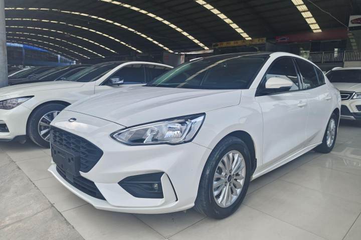 福特 福克斯 三厢 EcoBoost 180 自动锋潮型