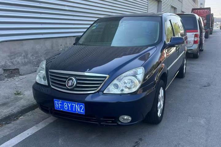 别克 GL8 陆尊 3.0L LT 豪华版