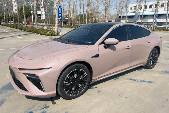 哪吒汽车 哪吒S 增程版 1160km 后驱中版