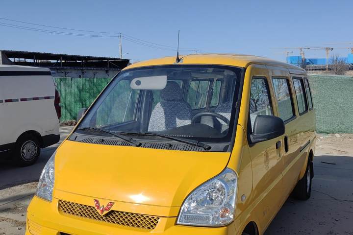 五菱汽车 五菱荣光EV 客车版基本型7座300KM