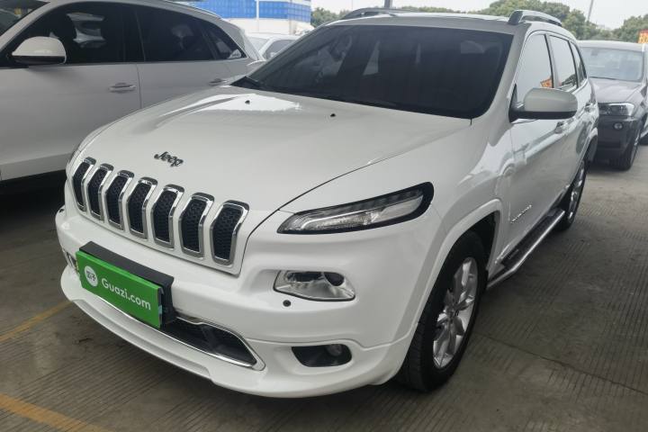 Jeep 自由光 2.4L 专业智能版
