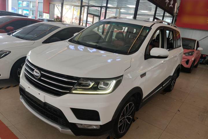 SWM斯威汽车 SWM斯威X3 1.5L 手动风尚型