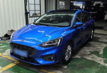 福特 福克斯 2020款 两厢 EcoBoost 180 自动锋潮型