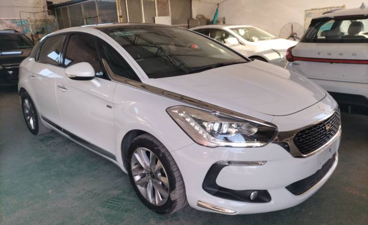 DS 5 2015款 1.6T 雅致版THP160