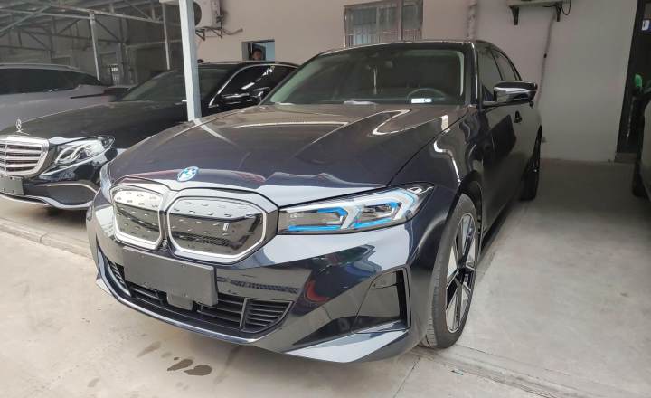 宝马i3 2024款 eDrive 40 L 曜夜运动套装