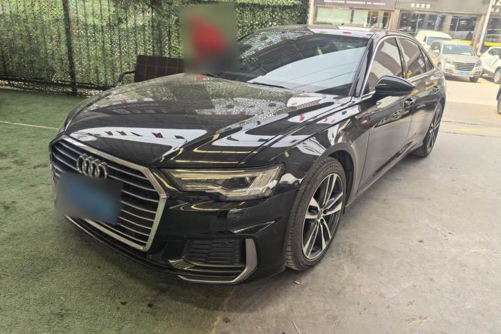 奥迪 A6L 40 TFSI 豪华动感型