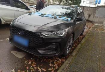 福特 福克斯 2022款 两厢 EcoBoost 180 自动ST Line