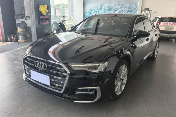 奥迪 A6L 改款 45 TFSI 臻选动感型