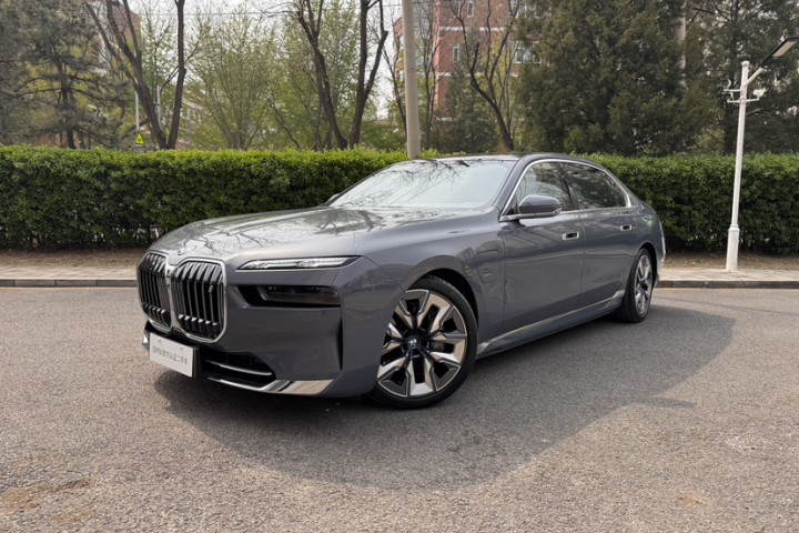 宝马i7 2023款 xDrive60L 豪华套装