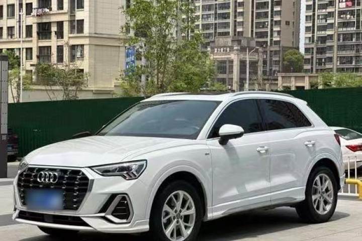 奥迪 Q3 35 TFSI 进取动感型