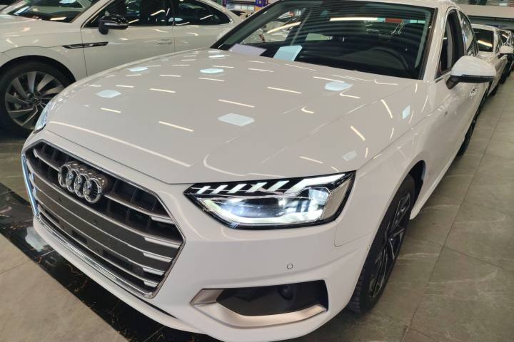 奥迪 A4L 40 TFSI 豪华致雅型