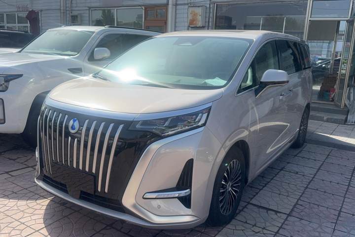 腾势D9 2022款 EV 600 四驱尊荣型