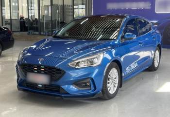 福特 福克斯 2020款 三厢 EcoBoost 180 自动锋潮型