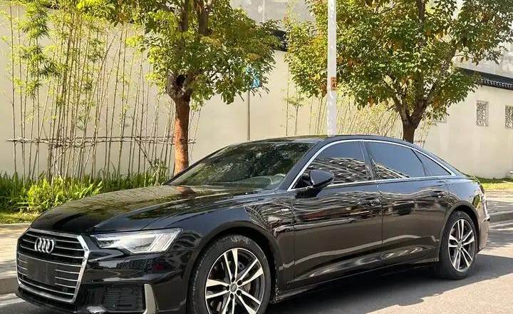 奥迪 A6L 2019款 45 TFSI 臻选动感型