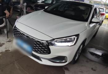 福特 福克斯 2021款 三厢 EcoBoost 180 自动锋潮型