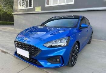 福特 福克斯 2020款 三厢 EcoBoost 180 自动ST Line