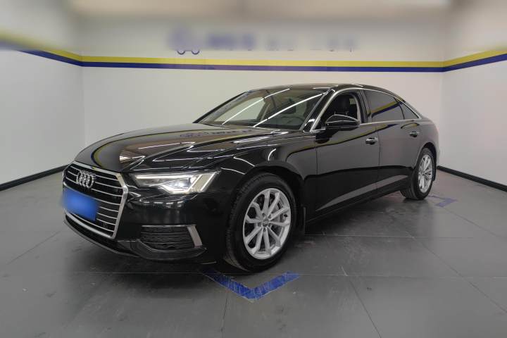 奥迪 A6L 40 TFSI 豪华致雅型
