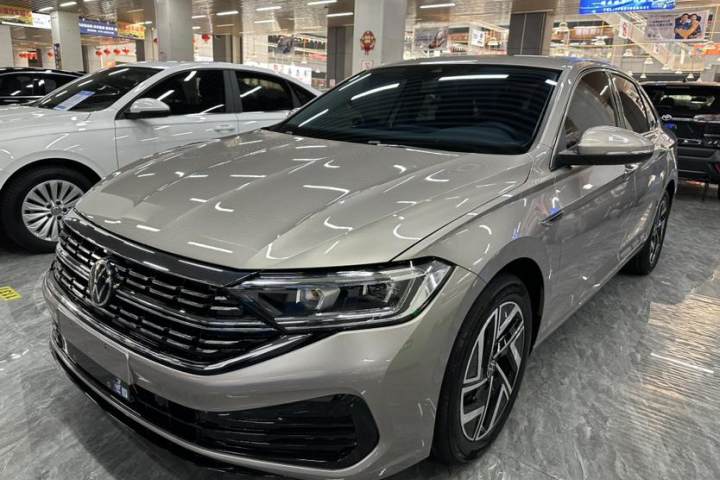 大众 速腾 300TSI DSG超越版