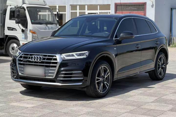 奥迪 Q5L 改款 40 TFSI 荣享时尚型