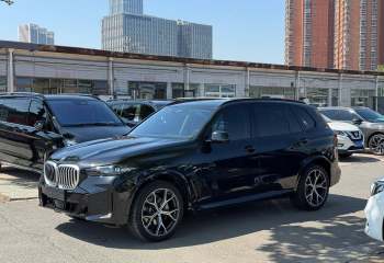 宝马 X5 2023款 xDrive 30Li 尊享型M运动曜夜套装