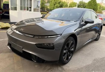 小鹏 P7 2022款 586G