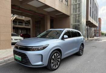 鸿蒙智行 问界M7 2022款 1.5T 四驱豪华版