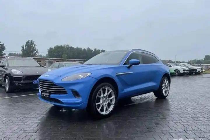 阿斯顿·马丁 DBX 4.0T V8