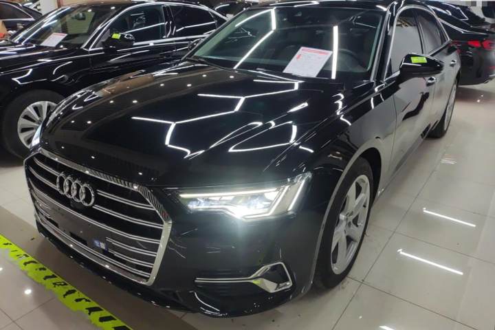 奥迪 A6L 改款 45 TFSI 臻选致雅型